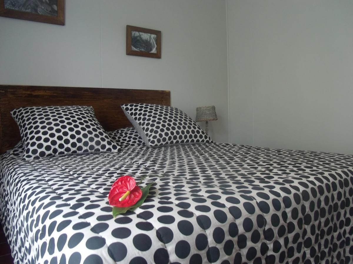 Bed and Breakfast Le Four A Pain Saint-Philippe Exterior foto